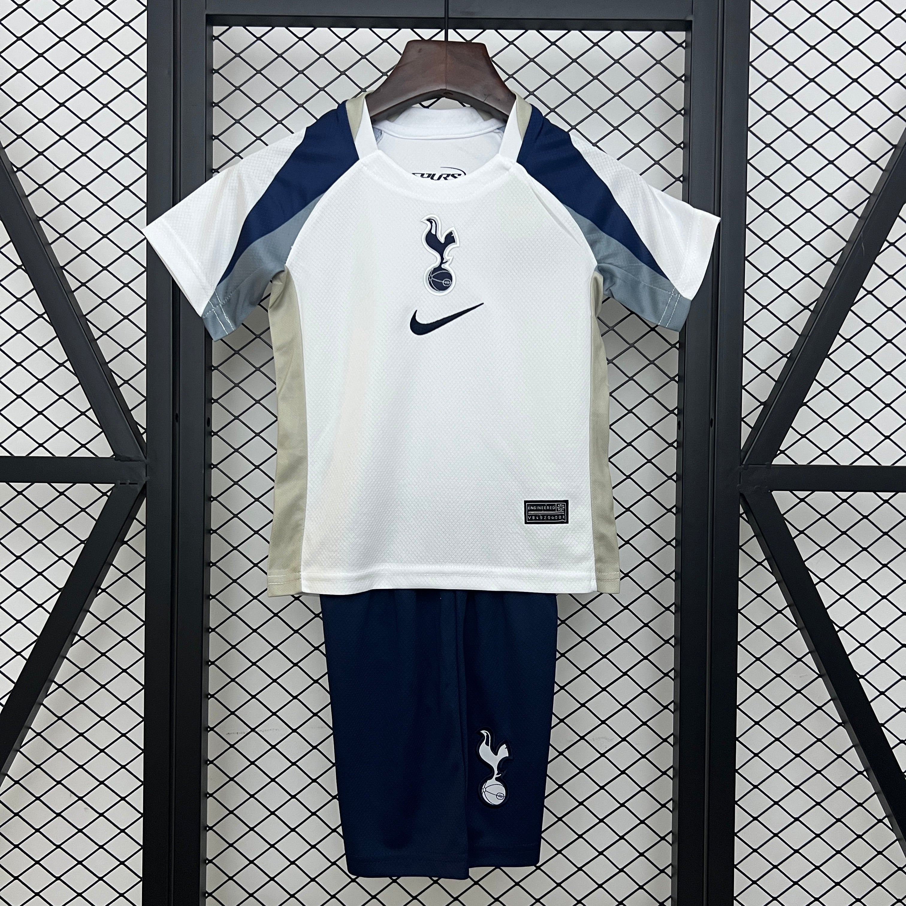 Tottenham Casa 25/26 - Bambino (pantaloncini inclusi)