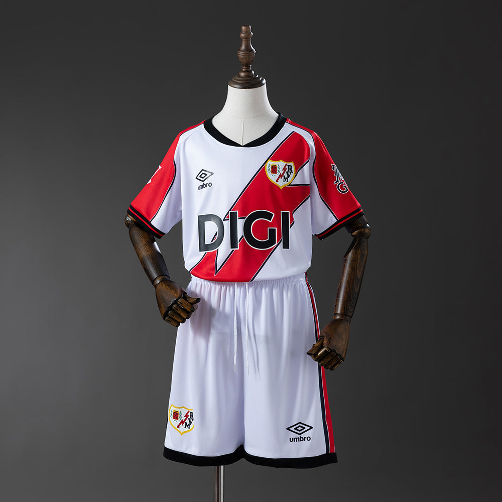 Rayo Vallecano Casa 25/26 - Bambino (pantaloncini inclusi)